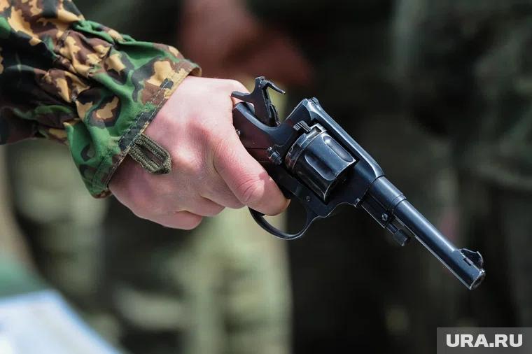 Пистолет оказался игрушечным