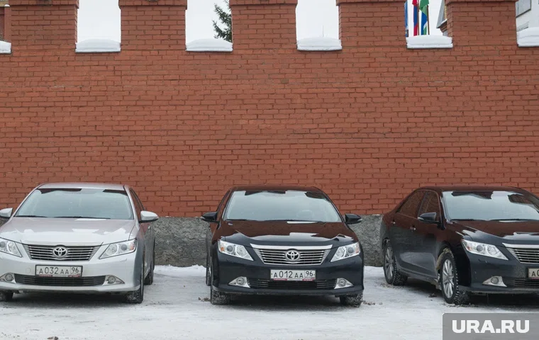 В автопарке представительства правительства ЯНАО в Тюмени минимум 15 машин