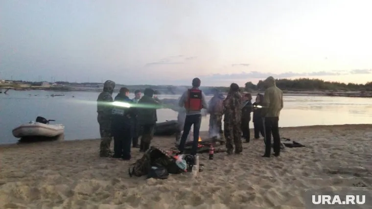 В Надыме добровольцы искали утонувшего подростка