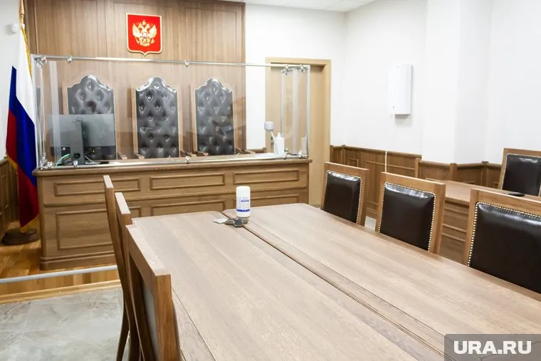 По мнению местных жителей, запрет на прием в поликлиниках нарушает их права