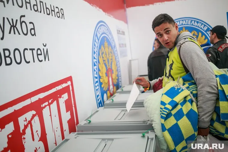 Часто участники "Нашествия" признаются, что впервые в жизни видят бюллетени для голосования