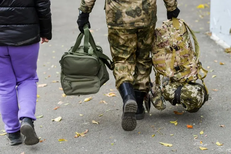 Отправка мобилизованных из Тракторозаводского военкомата. Челябинск