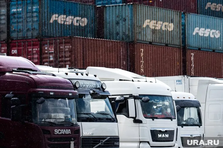 Из-за блокировки грузов на границе Украина стала заложницей Польши