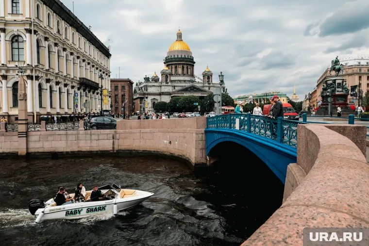 В питерских реках и каналах удалось не допустить повышения уровня воды до критических значений