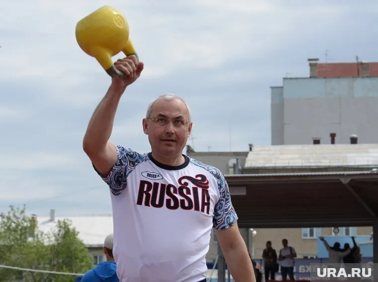 В интервью «URA.Ru» Кузнецов рассказал о строительстве школ и очереди в детсады