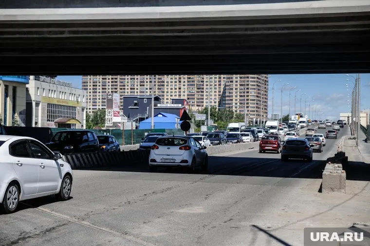 В Тюмени на выезде из города образовались пробки (архивное фото)