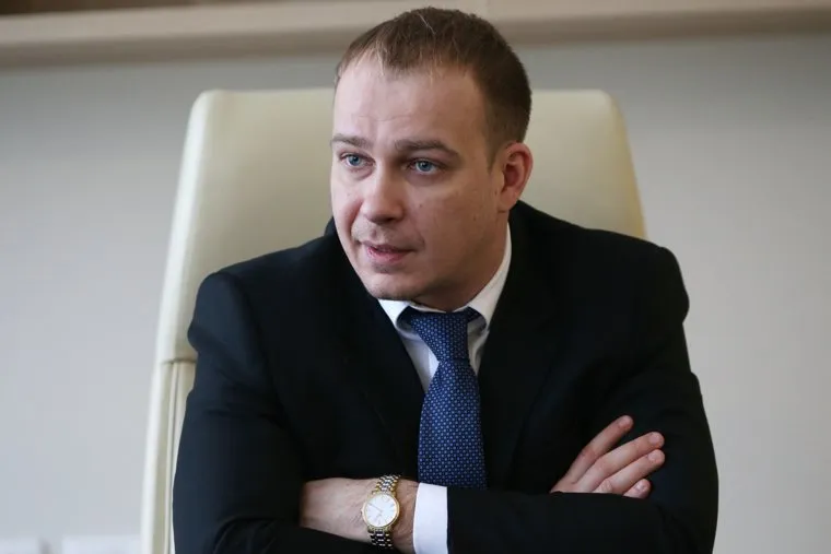 И.о. руководителя Пермского УФАС России Антон Удальев. Интервью. Пермь, сложенные руки, удальев антон