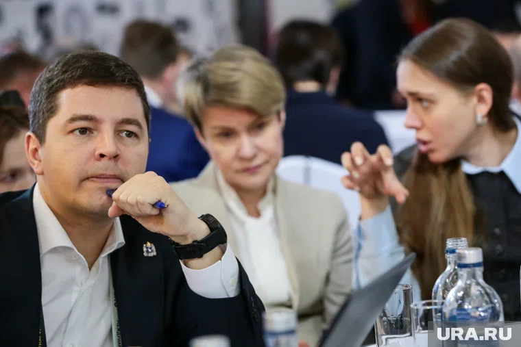 Губернатор Ямала принял участие в обсуждении мер поддержки ветеранам боевых действий