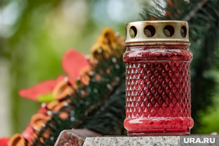 Вандалы осквернили могилу челябинского бойца ВДВ 
