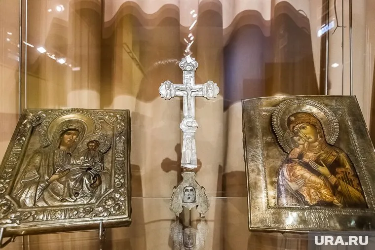 В церкви считают, что иконы в музее лежат "мертвым грузом"