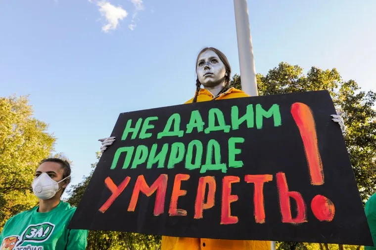 Памятник Грете Тунберг. Челябинск 