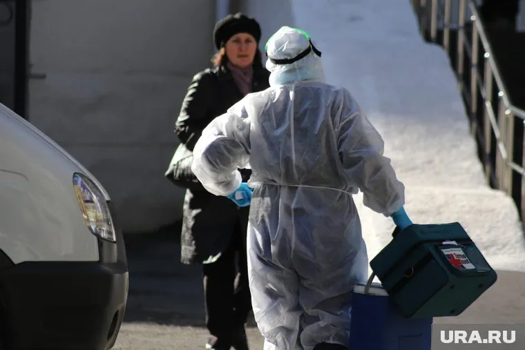 Коронавирус вновь входит в повседневную жизнь челябинцев