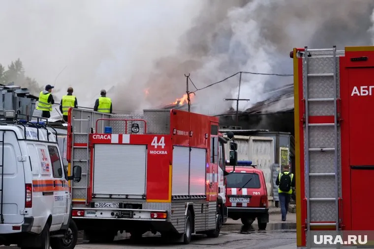 На месте работают экстренные службы