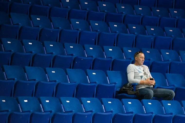 Кубок Ельцина. Россия - Динамо (Краснодар). Екатеринбург, трибуны, пустые кресла