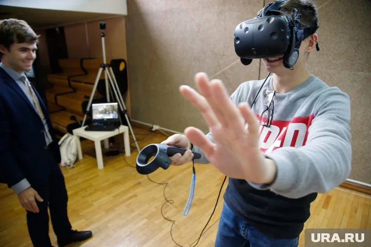 Новые технологии можно применять в разных сферах — от обучения в школах до медицины