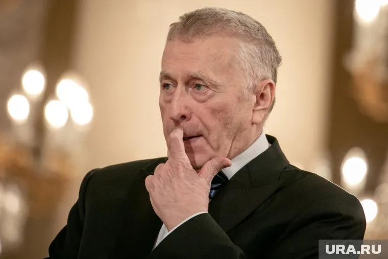 Лидер ЛДПР Владимир Жириновский предложил за призывы вводить санкции против России сажать в тюрьму.