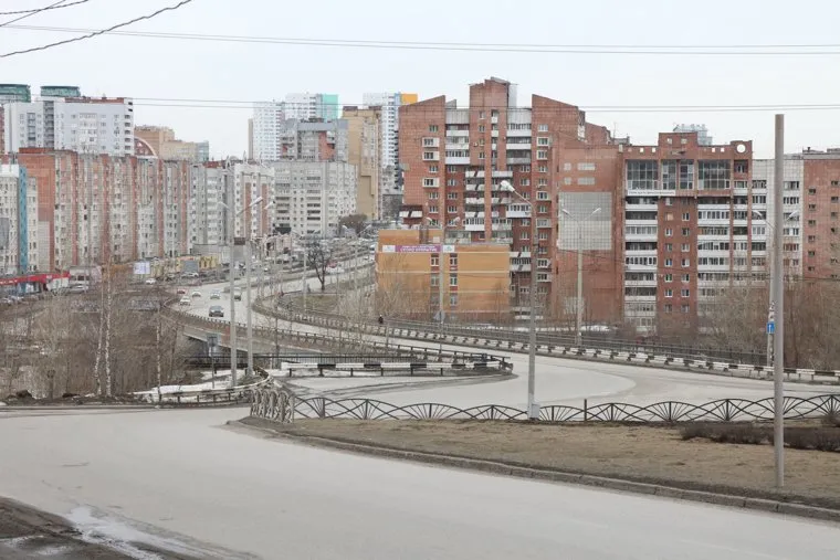 Городской траффик во время нерабочих дней точки съемки вторник Пермь