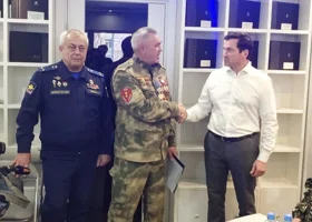 Мэр Челябинска Лошкин открыл центр психологической помощи для участников СВО