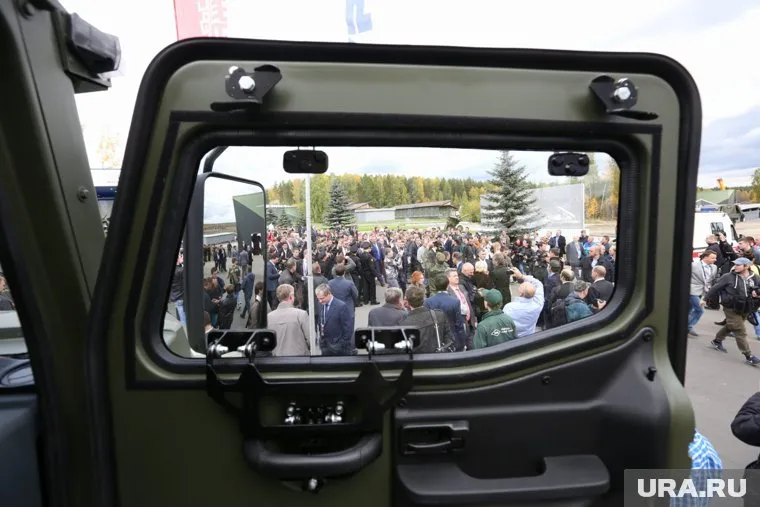 Алексей Текслер призвал закончить начатую режиссером отправку автомобиля (фото из архива)