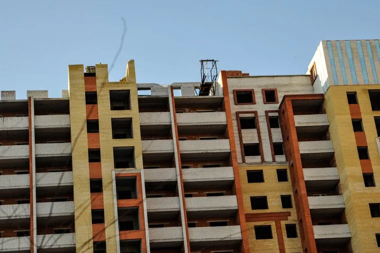 Долгострой по ул. Герцена и ул. Камышинская. Тюмень