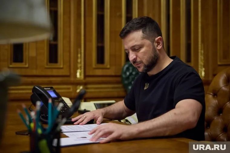 Владимир Зеленский продлил военное положение на Украине на 90 дней