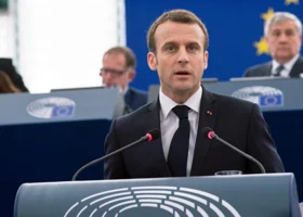 Макрон увидел реальный шанс завершить конфликт на Украине