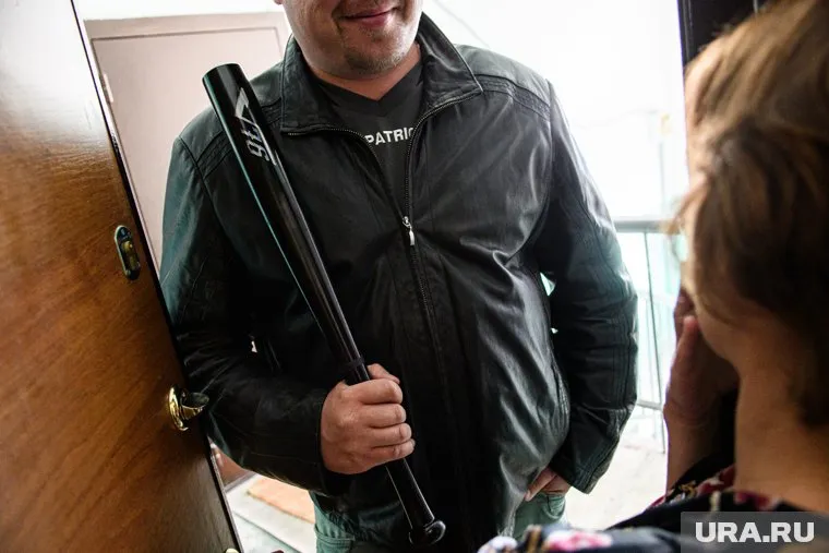 Сергей Миронов предложил запретить коллекторские агентства в России