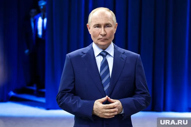 Путин уже поздравил россиян с Новым годом, его обращение уже увидели жители Камчатки и Чукотки