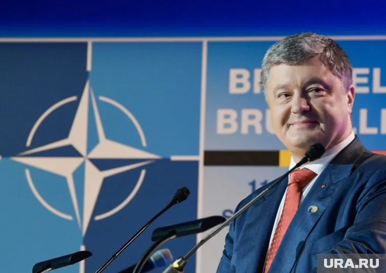 Петр Порошенко сделал три ошибки в первой строчке гимна Украины