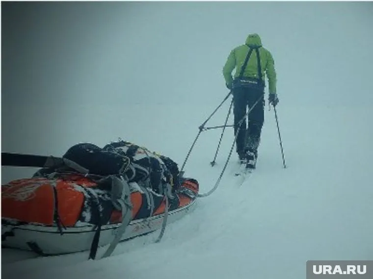 Турист повредил ноги, но отказался от помощи охотника
