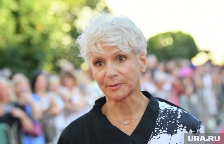 Кружевой шұлықтардағы аққұбалар анальный порно