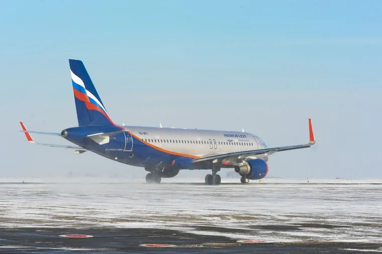 Аэропорт. Самолет. Челябинск.