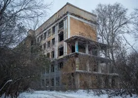 Заброшенную больницу в Зеленой Роще отдают владельцу ТЦ