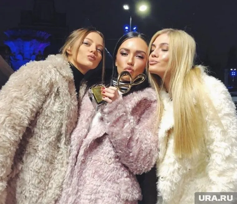 Певицы пребывают в шоковом состоянии после полета