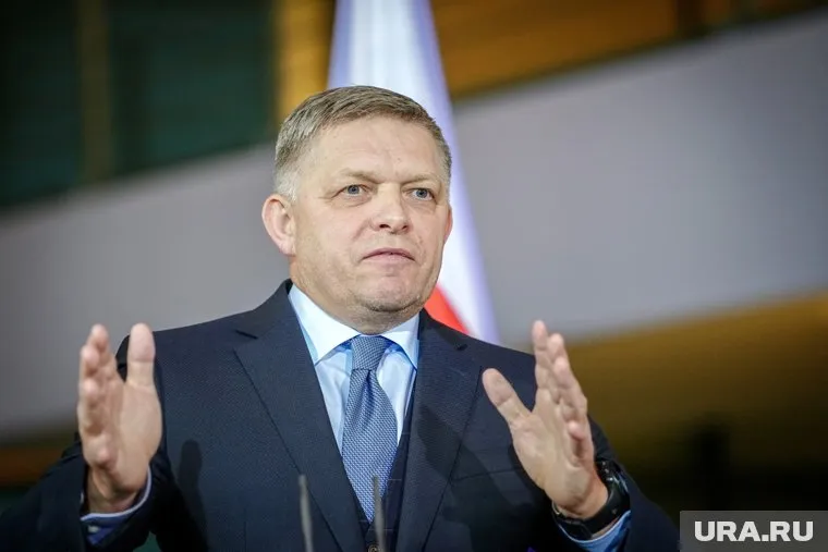 Роберт Фицо ранен, он находится в больнице