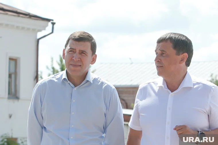 Михаил Конев (справа) был мэром Красноуфимска четыре года 