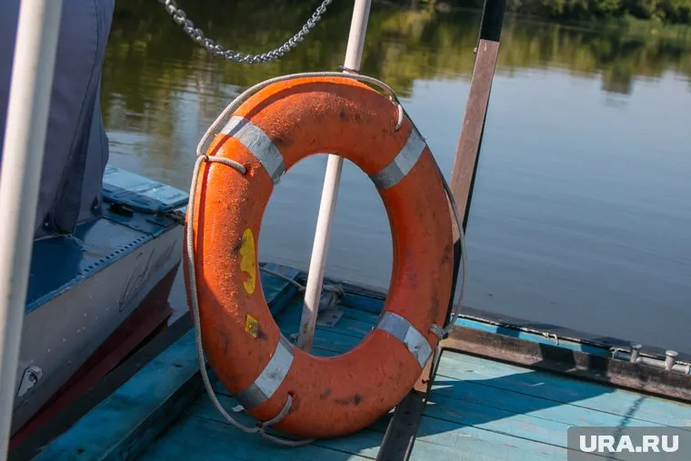 Теплоход выставлен на аукцион с начальной ценой в 135 тысяч рублей