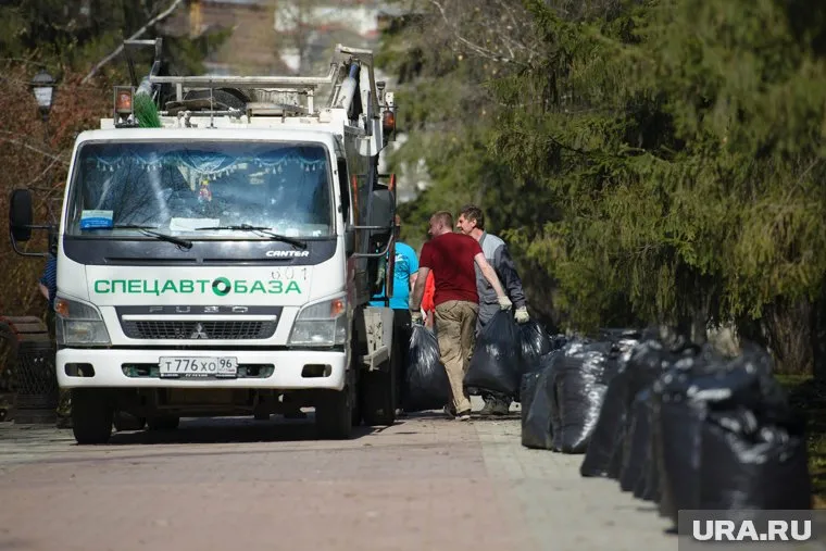 Власти надеются, что после снижения налогов упадут тарифы на вывоз мусора