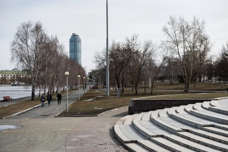Жизнь города во время нерабочей недели, объявленной президентом РФ для снижения темпов распространения коронавируса COVID-19. Екатеринбург