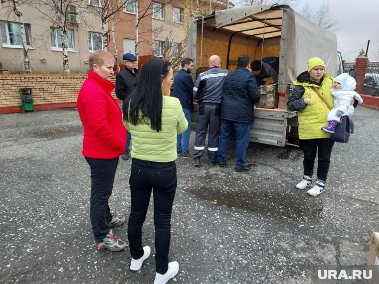 В военную часть отправили медикаменты, еду и
