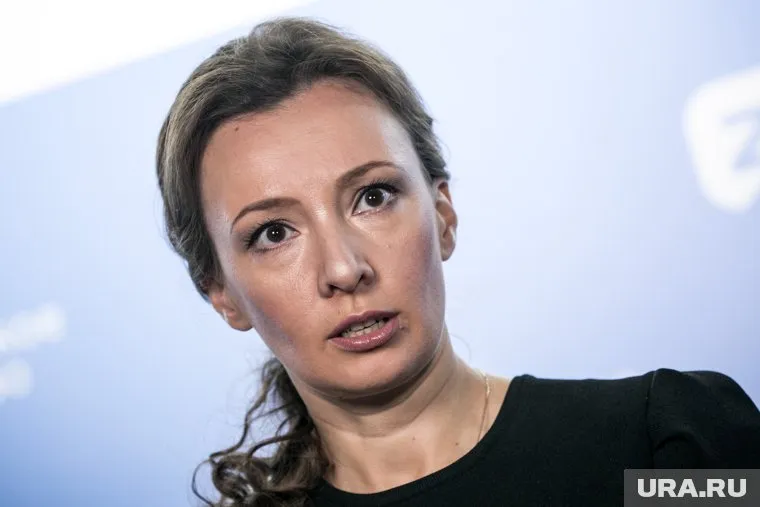 По словам Кузнецовой, если россиянки родят первых детей в 20 лет, то в будущем семья сможет иметь троих и более детей