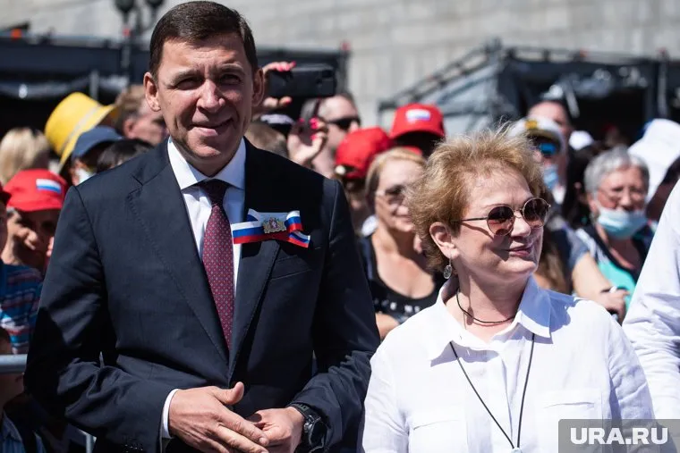 По одной из версий, Евгений Куйвашев не захотел отпускать Светлану Учайкину в «город»