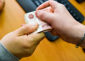 В Челябинской области строители и рабочие в среднем зарабатывают 200 000 рублей