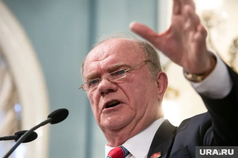 Зюганов считает, что Путину угрожает опасность