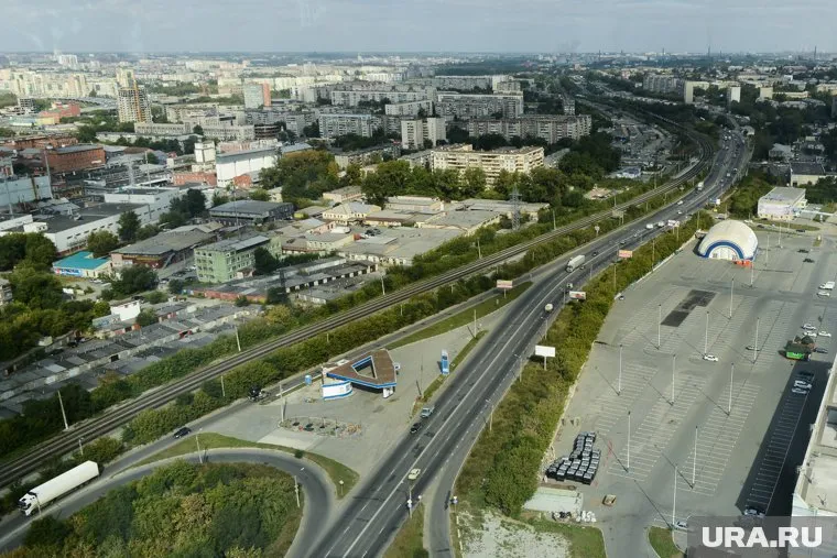 Общая площадь складского комплекса четыре тысячи квадратных метров 