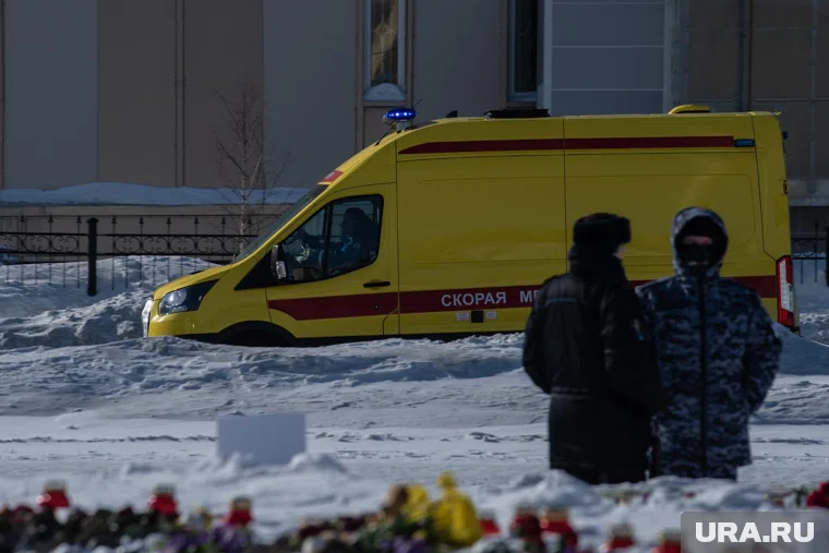 Пока медики спасают пациента, полиция проводит проверку