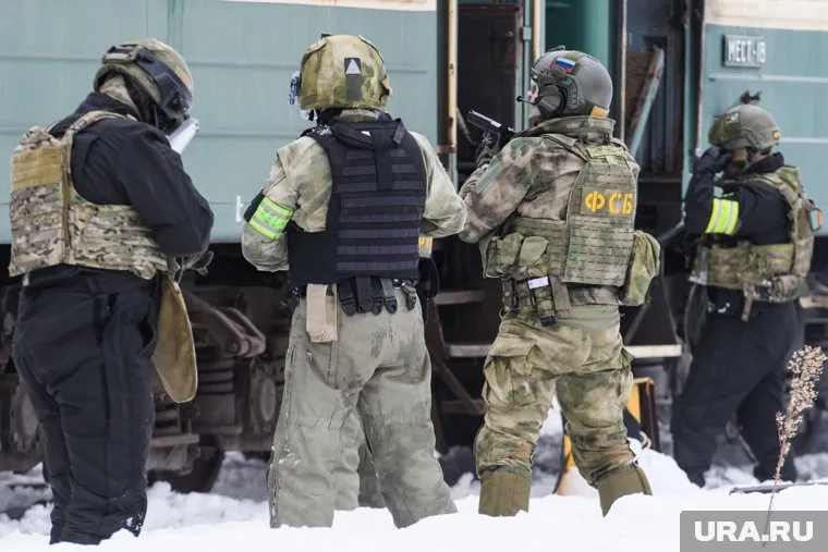 Сотрудники ФСБ изъяли оружие у боевиков