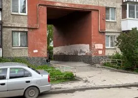 «Упал на капот»: как выжил мальчик, рухнув с 8 этажа в Екатеринбурге