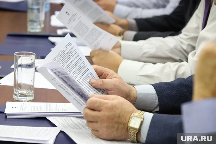 В администрациях зауральских муниципалитетов нашли более 200 избыточных должностей