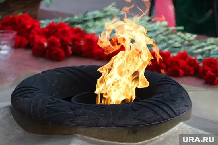 В Кургане отложили суд над иностранцем, который прикурил от Вечного огня